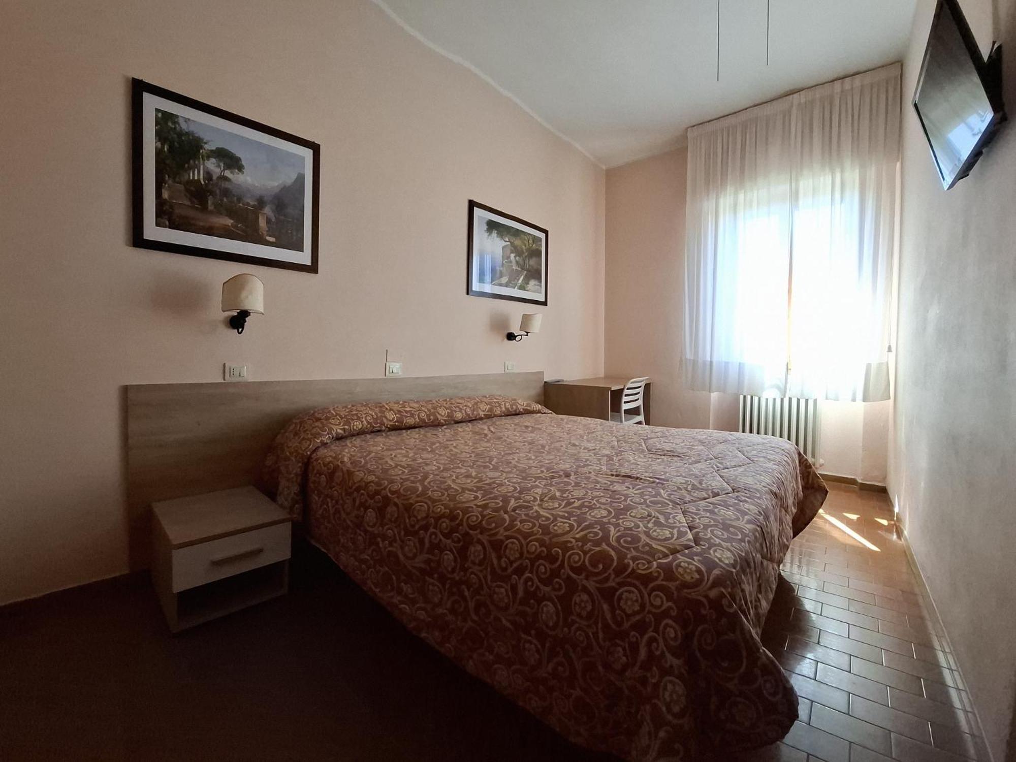 Hotel Lea Гросето Екстериор снимка