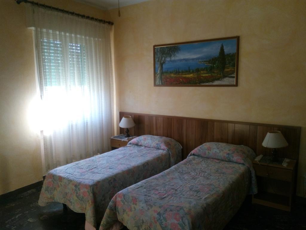 Hotel Lea Гросето Стая снимка