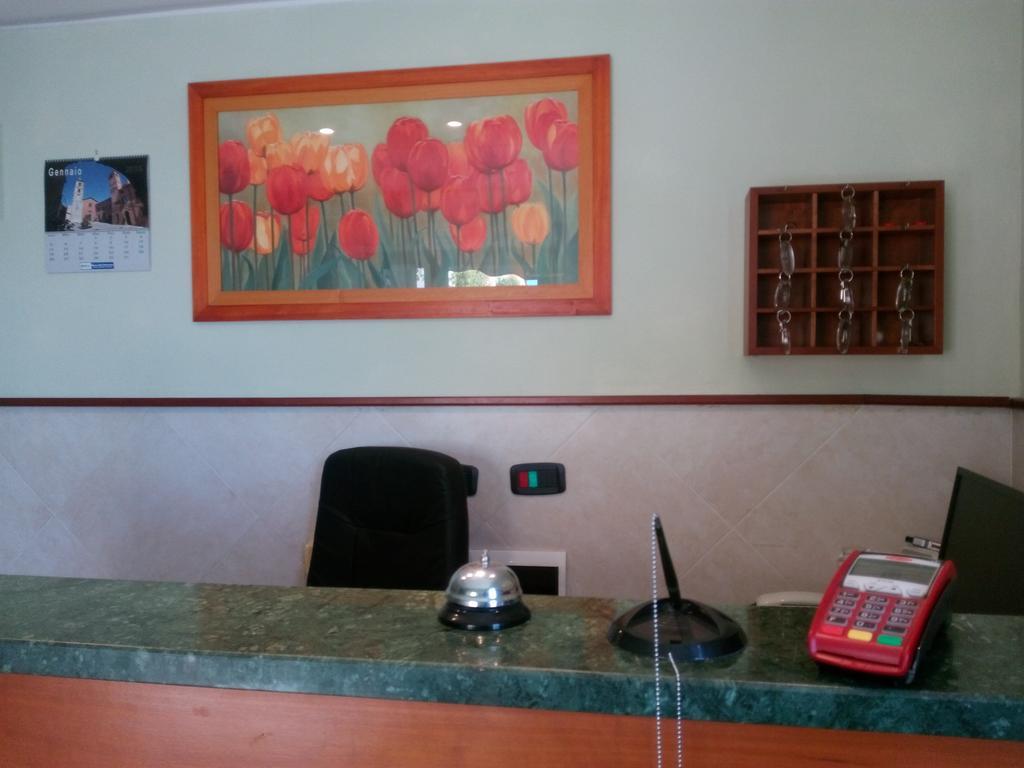 Hotel Lea Гросето Екстериор снимка